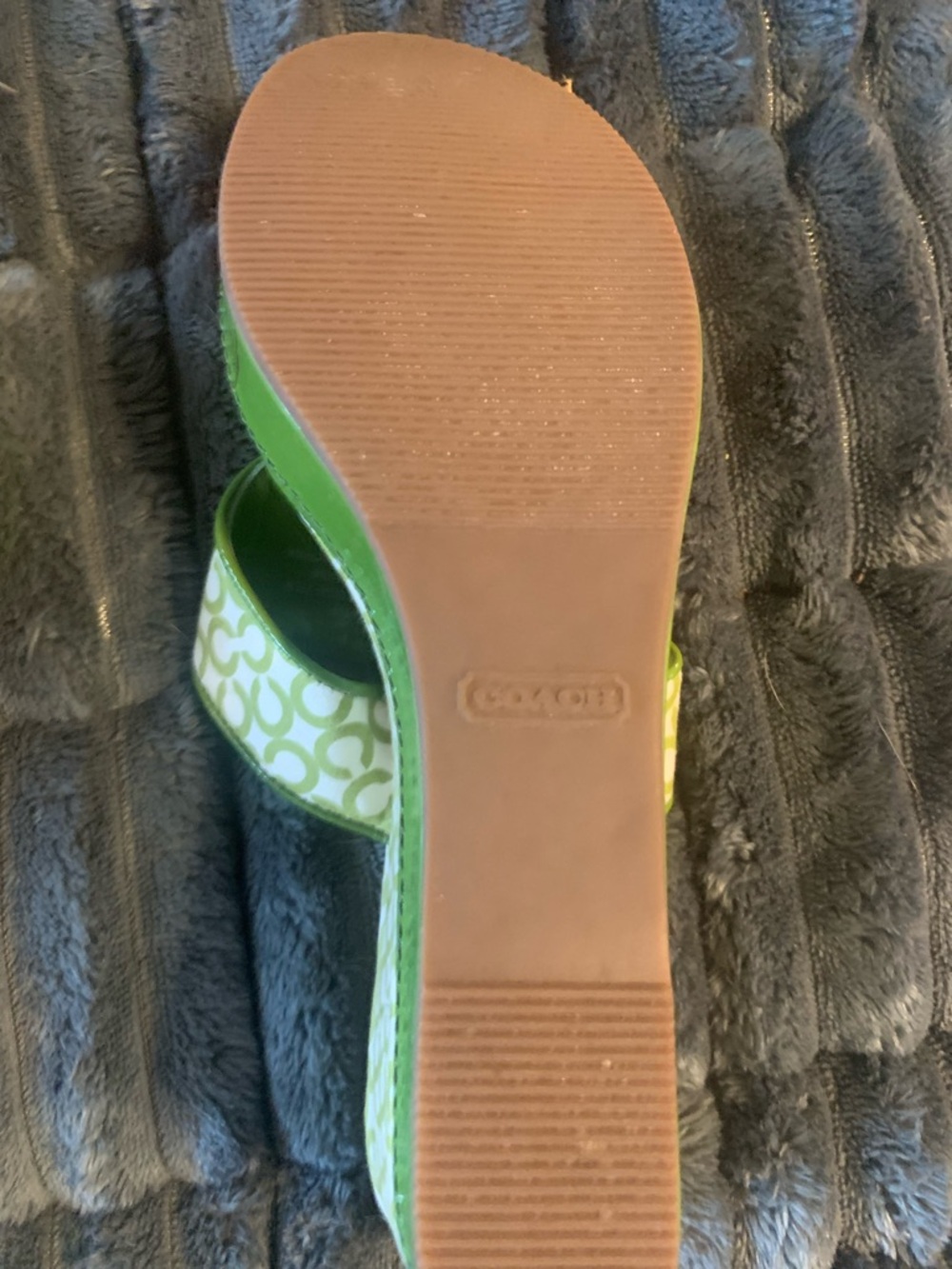 Coach women’s Green Signature Print Thong Sandals Felecia - Picture 6 of 7